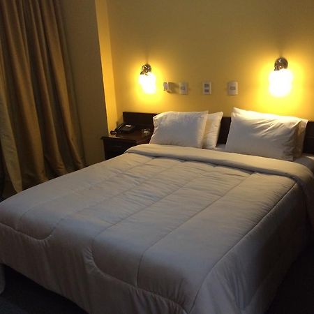 Hotel Manduvira Asuncion Szoba fotó