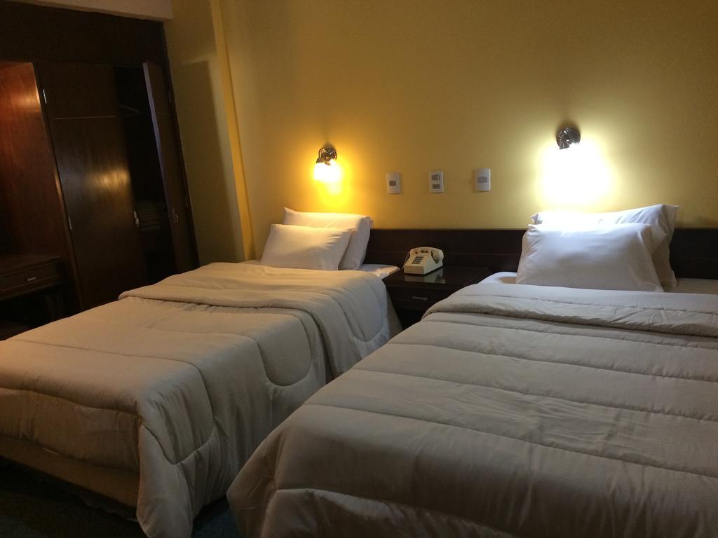 Hotel Manduvira Asuncion Szoba fotó