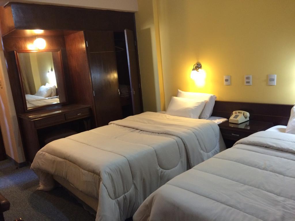Hotel Manduvira Asuncion Szoba fotó