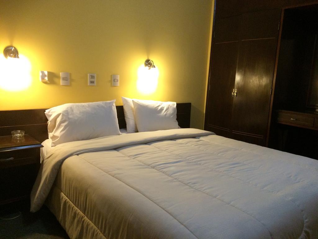 Hotel Manduvira Asuncion Szoba fotó