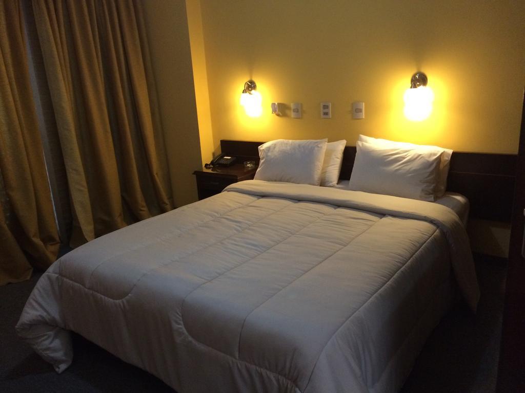 Hotel Manduvira Asuncion Szoba fotó