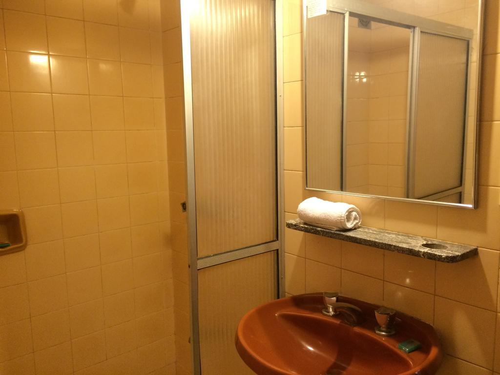 Hotel Manduvira Asuncion Szoba fotó